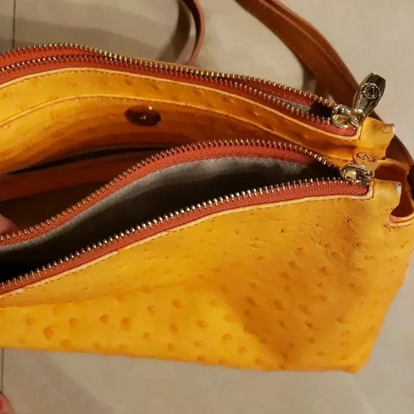 Valentina made in Italy leather shoulder bag - Picture 3 of 6